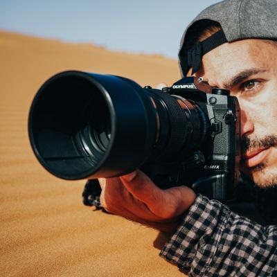 Chris Eyre Walker mit Kamera