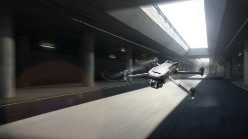 DJI Mavic 3 im Flug