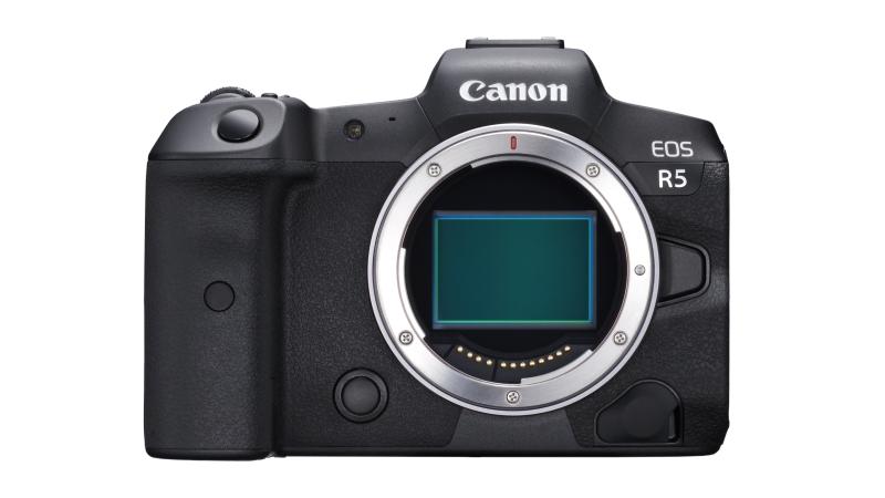 Canon EOS R5 Body in der Frontansicht
